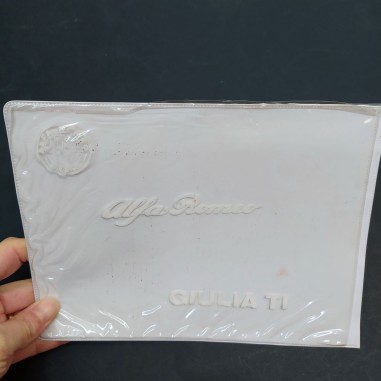 Portadocumenti in plastica per vetture Alfa Romeo Giulia T1. Macchie