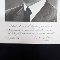 Fotografia di Giovanni Leone su cartoncino con dedica e firma 2