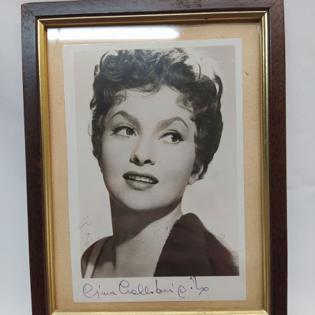 Fotografia di Gina Lollobrigida con autografo e dedica sbiadita, incorniciata
