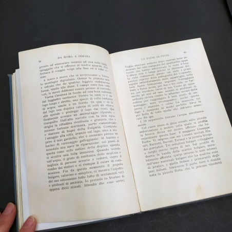 Volume Da Roma a Odessa di Italo Balbo con autografo, 1929. Ingiallimenti