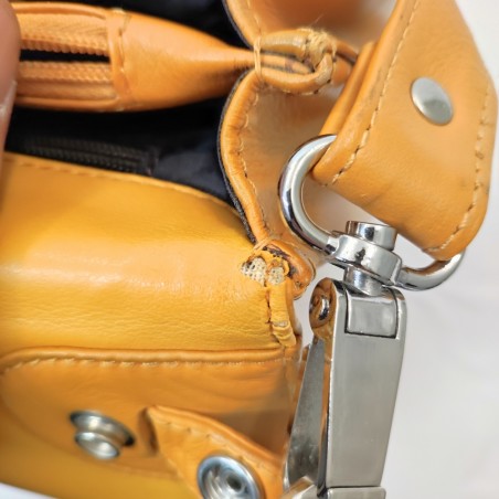 Borsa in ecopelle Samsonite colore giallo uovo usata