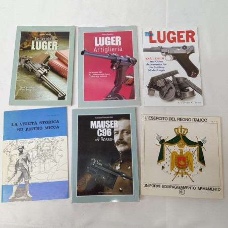 Lotto accumulo 27 di fascicoli, libri e riviste tema armi