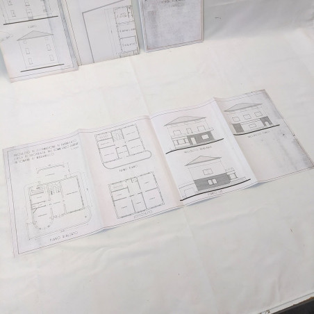 Lotto di 11 stampe eliografiche progetti ristrutturazione Ferrari