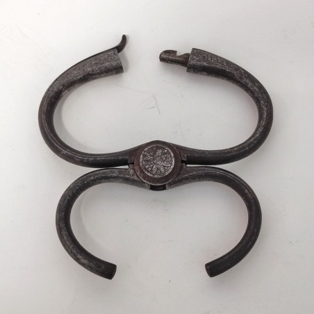 Antiche manette inglesi chiusura a scatto