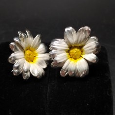 Coppia di orecchini in argento elettro formato fiore margherita 2