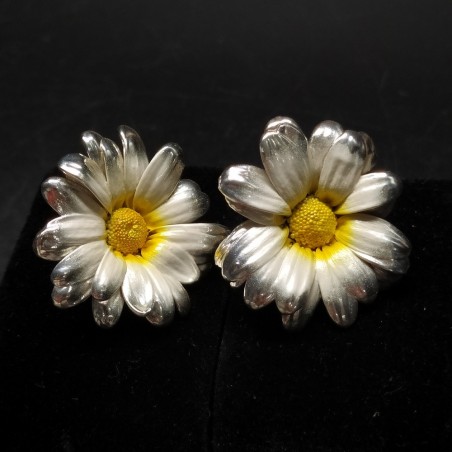 Coppia di orecchini in argento elettro formato fiore margherita