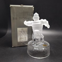 Statuetta Bibendum Michelin in cristallo smarigliato Bib Trophee integra