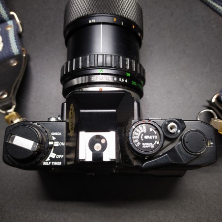 Macchina fotografica Olympus OM10 con ottica Zuiko Zoom 1:4 f＝35-70 mm