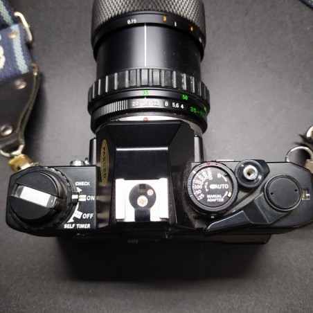Macchina fotografica Olympus OM10 con ottica Zuiko Zoom 1:4 f＝35-70 mm