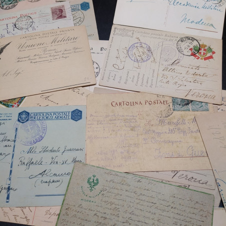 Lotto di 40 tra cartoline posteli e lettere militari primo WWI e WWII