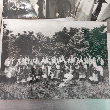 Lotto di 43 tra foto e cartoline cantanti autografate varie anni 50/60