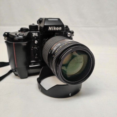 Macchina fotografica Nikon F4-S con ottica 35-135 + Sigma 18-35 flash e borsa