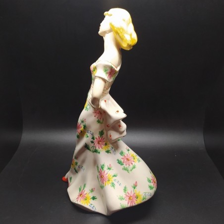 Ceramica elegante donna con gonna floreale piccoli difetti h. 39 cm