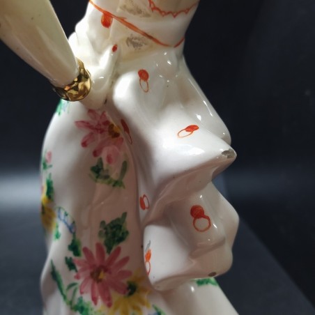 Ceramica elegante donna con gonna floreale piccoli difetti h. 39 cm