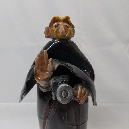 Ceramica Eliseo Salino raffigurante un fotografo in abito nero h. 40 cm