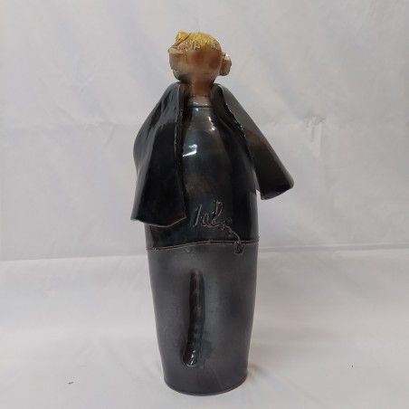 Ceramica Eliseo Salino raffigurante un fotografo in abito nero h. 40 cm