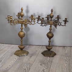 Coppia candelabri in bronzo a 6 braccia di cui uno dipinto in oro 2
