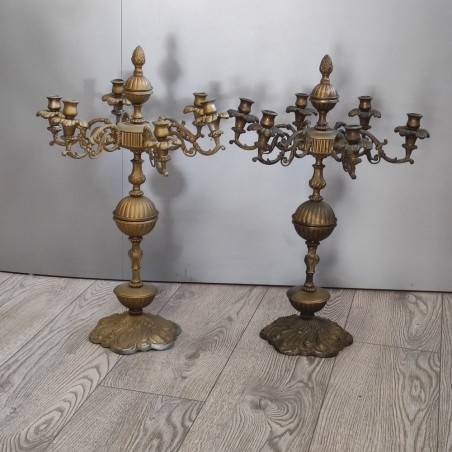 Coppia candelabri in bronzo a 6 braccia di cui uno dipinto in oro