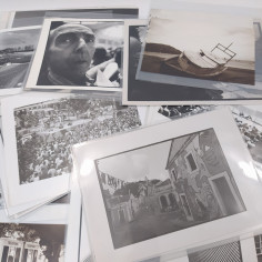 Lotto di 65 fotografie anni 70 formato 30x22 cm, alcune con annotazioni. Buone 2