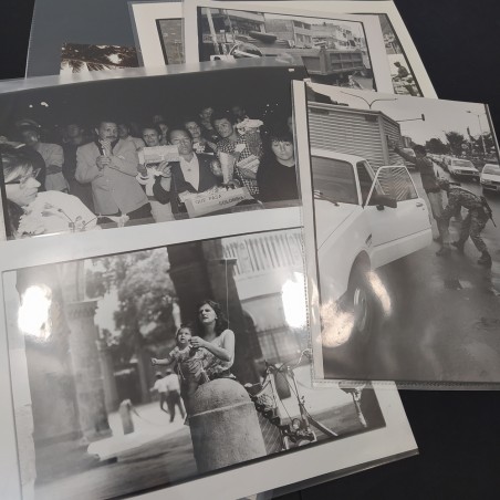 Lotto di 34 fotografie anni 80 vari soggetti in bianco e nero. Buone condizioni