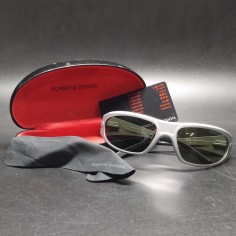 Occhiali da sole Porsche Design in cofanetto con garanzia e pezzuola