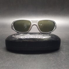Occhiali da sole Porsche Design in cofanetto con garanzia e pezzuola 2