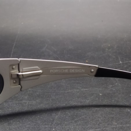 Occhiali da sole Porsche Design in cofanetto con garanzia e pezzuola