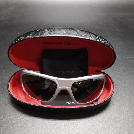 Occhiali da sole Porsche Design in cofanetto con garanzia e pezzuola