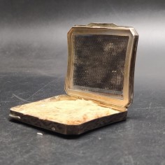 Portacipria in argento 800 anni '20/'30 decorato con elaborato motivo floreale 2