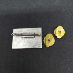 Lotto di 2 pin Alfa Romeo e scuderia Sant Ambroeus e spilla Rally Sestriere 2