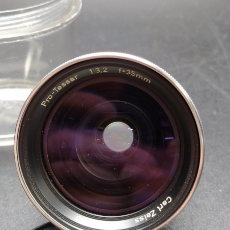 Obiettivo fotografico Zeiss Pro-Tessar 1:3,2 f＝35mm con retro macchina Contaflex