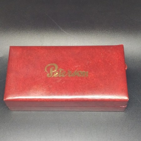 Cofanetto per pipa Peterson bordeaux 205x15x55 mm. Piccola scollatura sul retro