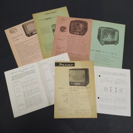 Lotto di 7 volantini e 2 libretti di apparecchi TV. Ingrigimenti