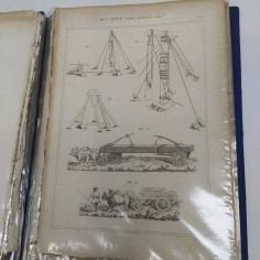 Blocco di disegni stampati, pagine di enciclopedia su argomenti vari, ingiallite 2