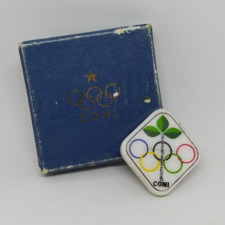 Spillino CONI Giochi della Gioventù in plastica bianca con scatoletta di cartone