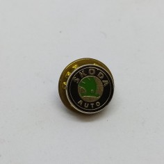 Lotto di 4 spillini da giacca distintivi 3x Volkswagen e uno Skoda 2