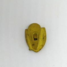 Distintivo da giacca pins smaltato capriolo rosso e lettera C 2