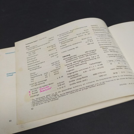 Libretto Betriebsanleitung Mercedes Benz 200D-220D in tedesco, 1969. Macchie