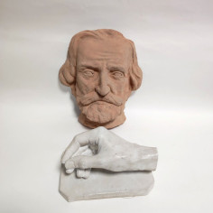 Cimeli di Giuseppe Verdi maschera mortuaria in terracotta e calco mano in gesso
