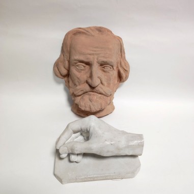 Cimeli di Giuseppe Verdi maschera mortuaria in terracotta e calco mano in gesso
