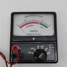 Tester controllo batterie Varta Spannung pro Zelle,un puntale spezzato 2
