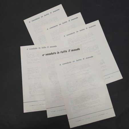 Accumulo di 8 tra brochure e documenti Benelli