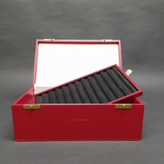 Cofanetto porta penne Cartier  33x18 cm con un vassoio. Linguetta strappata