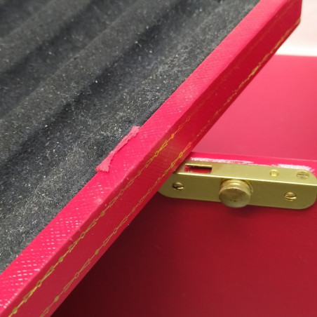 Cofanetto porta penne Cartier  33x18 cm con un vassoio. Linguetta strappata