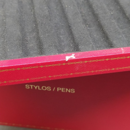 Cofanetto porta penne Cartier  33x18 cm con un vassoio. Linguetta strappata