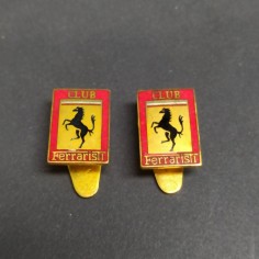 Lotto di 2 pin Club Ferrari 15x10 mm smalti in buone condizioni 2