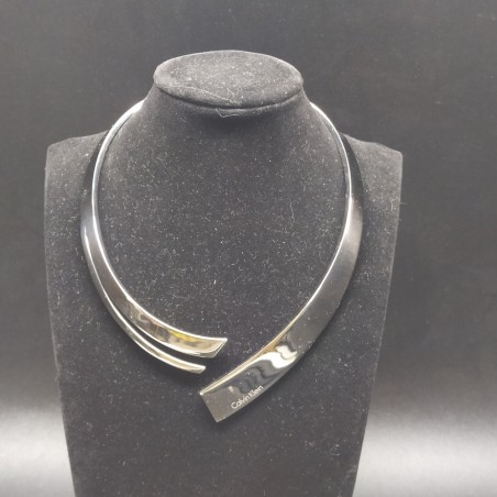 Collana girocollo Calvin Klein in cofanetto con sacca e libretto. Inutilizzata