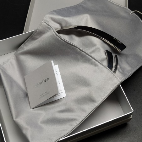 Collana girocollo Calvin Klein in cofanetto con sacca e libretto. Inutilizzata