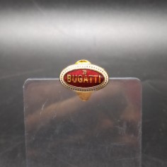 Pin Bugatti smaltata 25x15 mm per occhiello della giacca. Buone condizioni