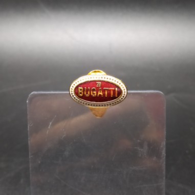 Pin Bugatti smaltata 25x15 mm per occhiello della giacca. Buone condizioni